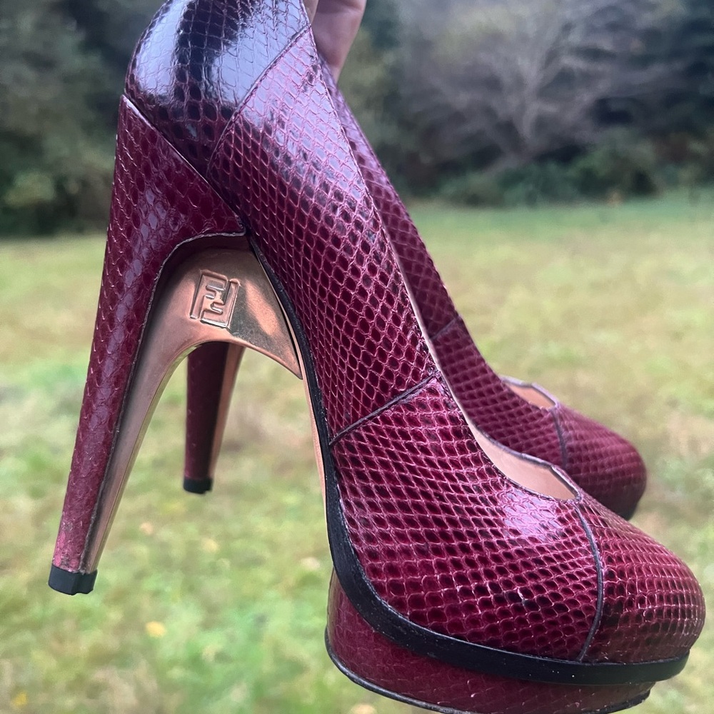 FENDI Burgundy Red Snakeskin Leather Gold Platforms Heels Pumps Rare